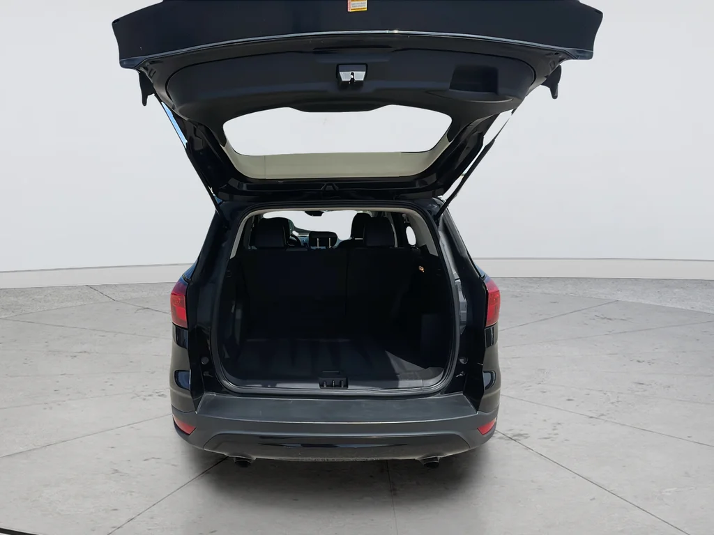 Used 2019 Black Ford SE image 31