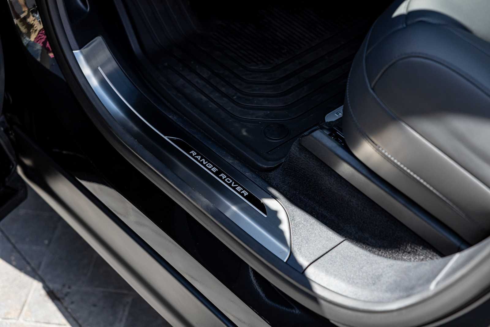 New 2026 BLACK Land Rover SE image 13