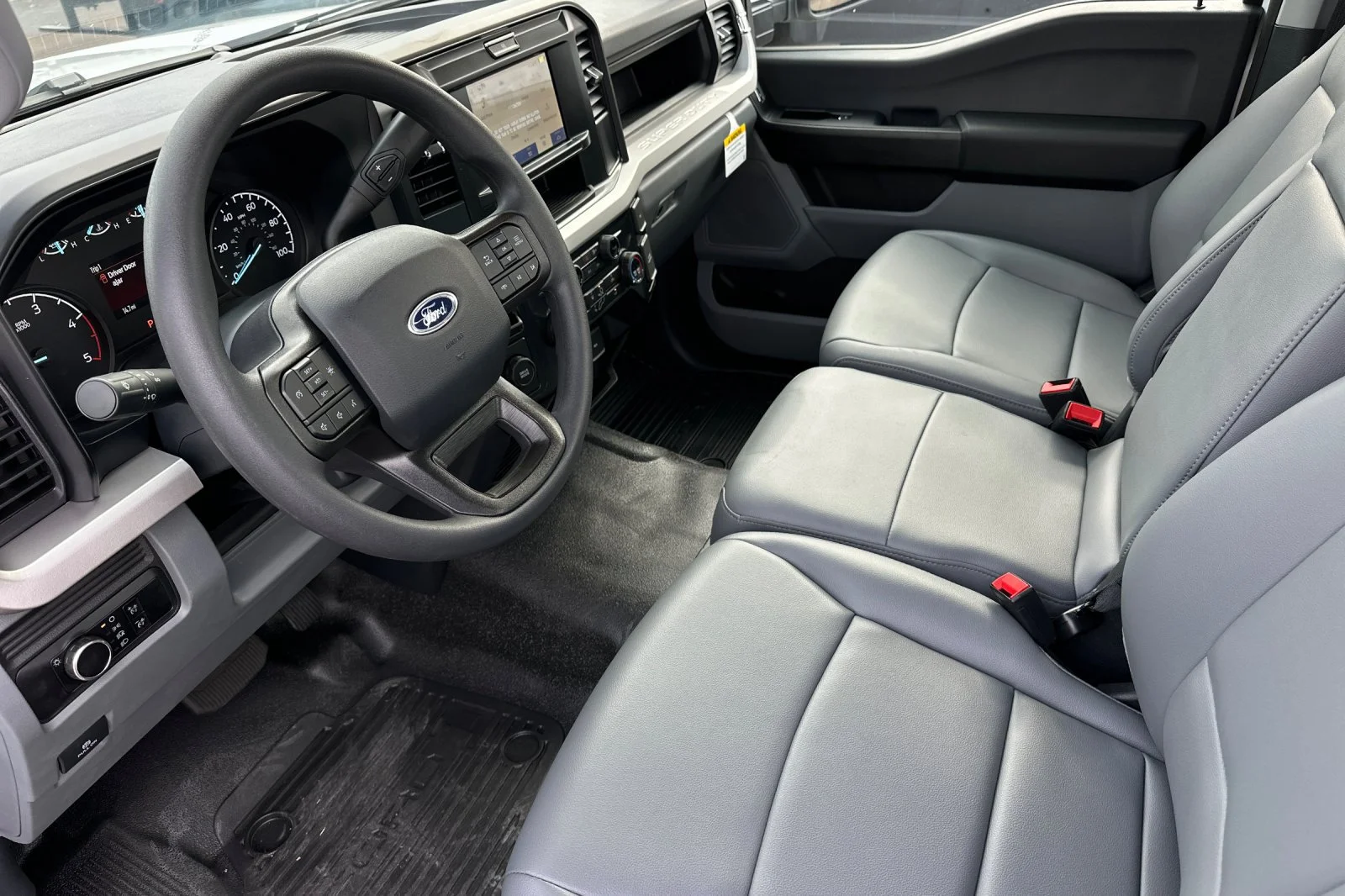 2025 Ford F-450 Super Duty Chassis Cab XL - Photo 8