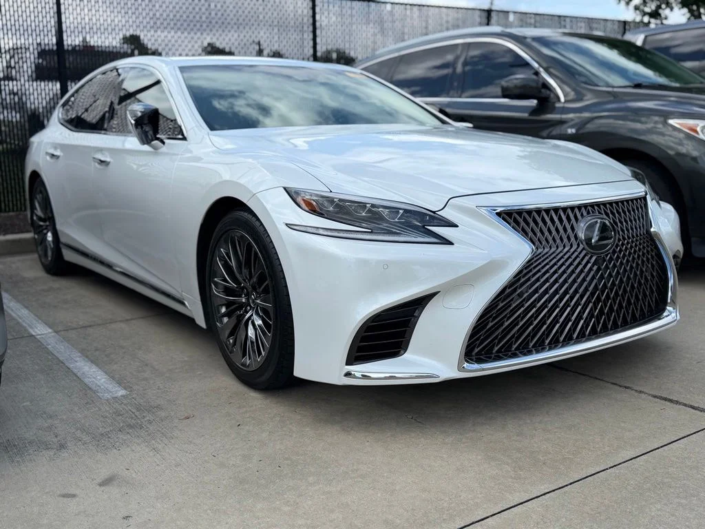 Used 2020 White Lexus 500 Base image 2