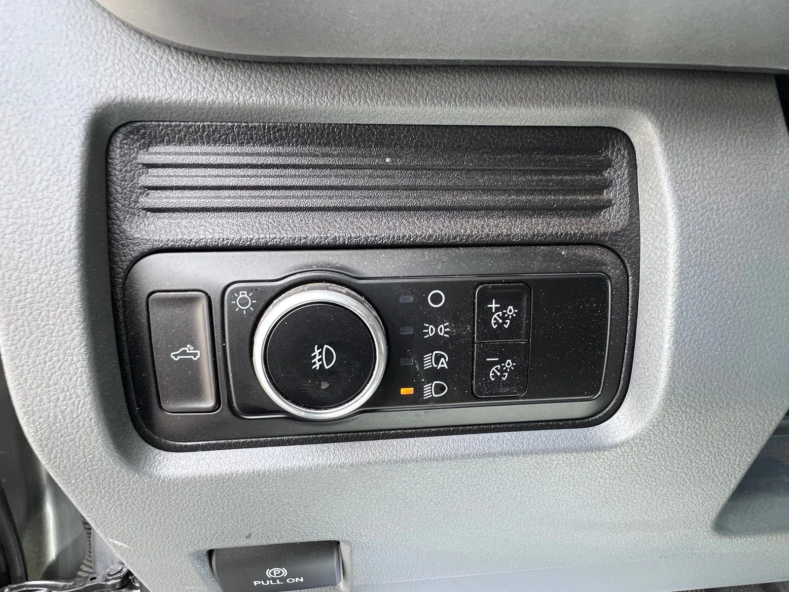Used 2023 Silver Ford XL image 27