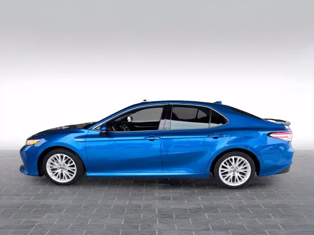 Used 2020 Blue Toyota XLE image 4