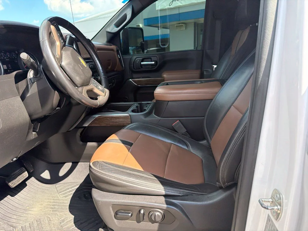 Used 2020 IRIDESCENT PEARL TRICOAT Chevrolet High Country image 36
