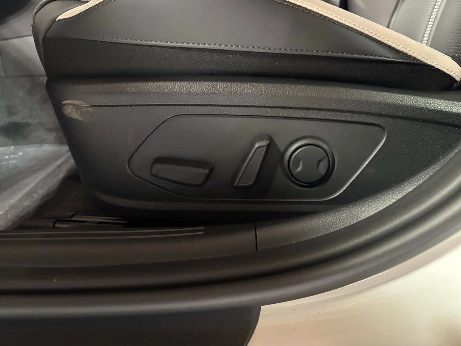New 2026 Snow White Pearl Kia GT-Line image 23