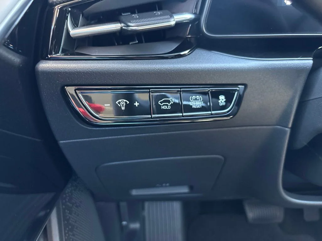 Used 2024 Blue Kia SX image 29