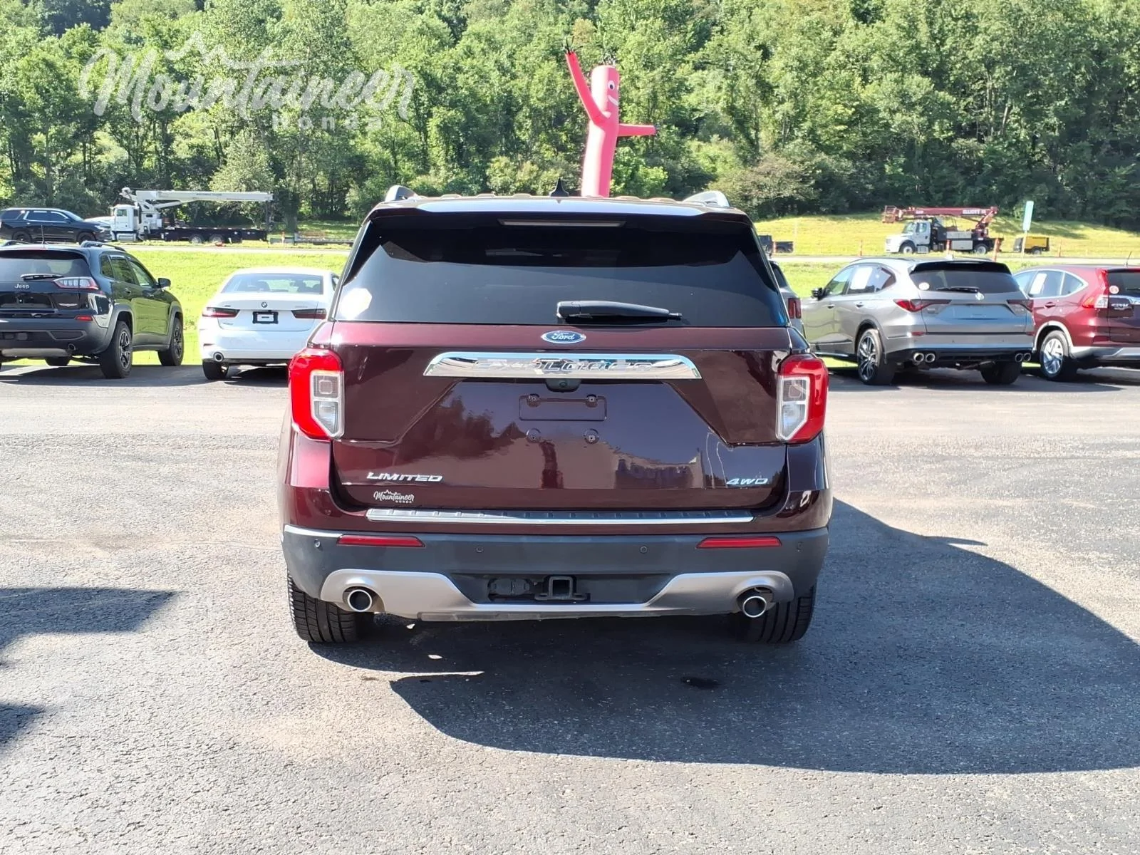 Used 2022 Burgundy Velvet Metallic Tinted Clearcoat Ford Limited image 7