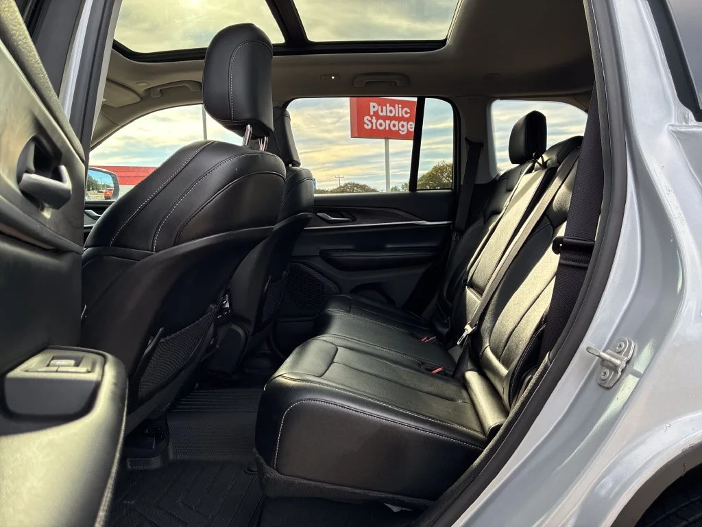 Used 2024 Silver Jeep Limited image 17