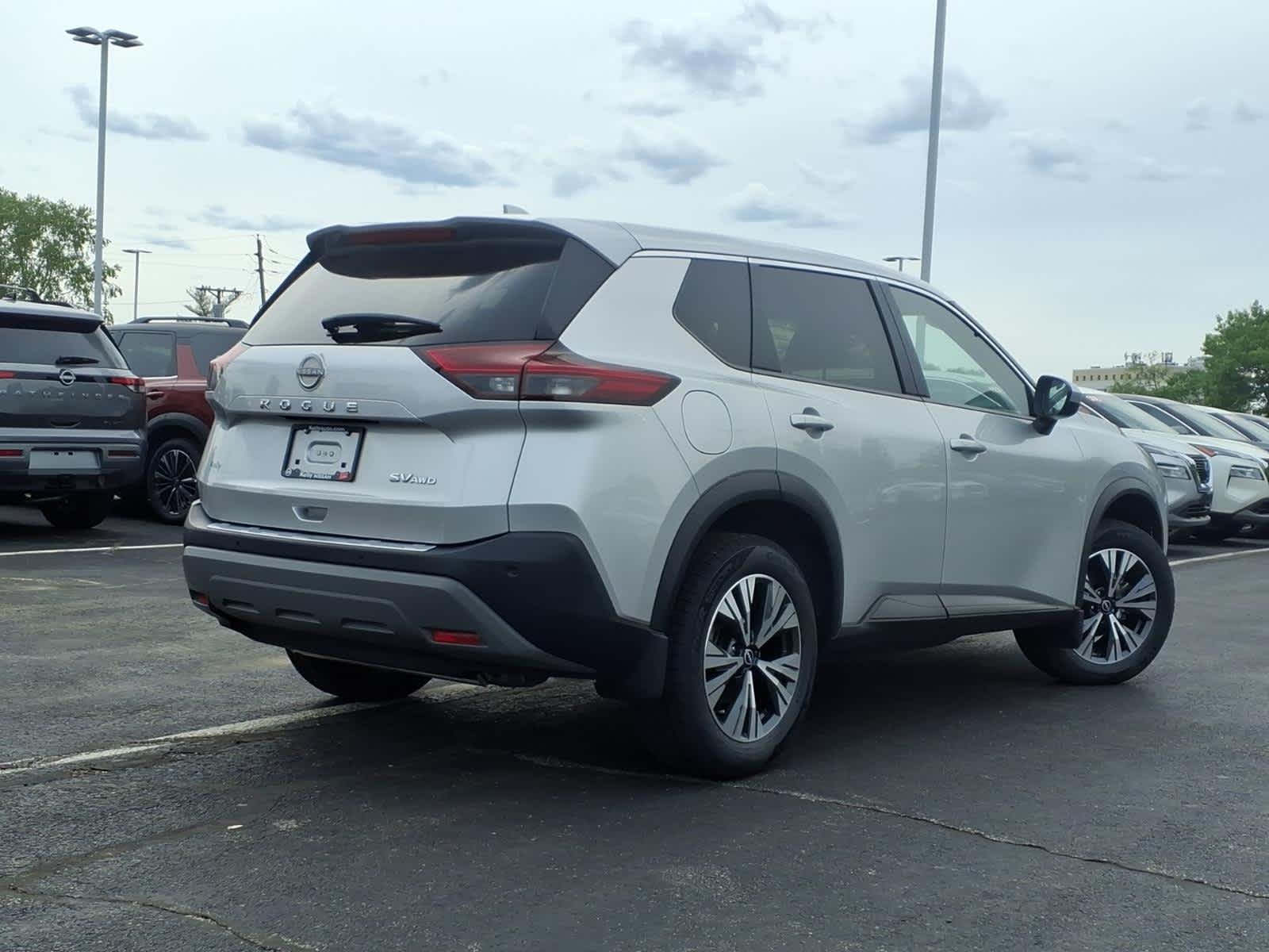 Certified Used 2023 Brilliant Silver Metallic Nissan SV image 5