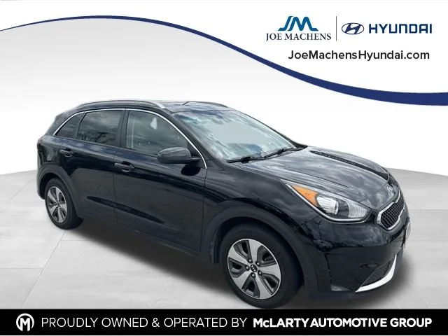 Used 2019 Black Kia LX image 3