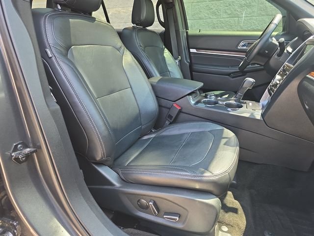 Used 2018 Gray Ford Limited image 38