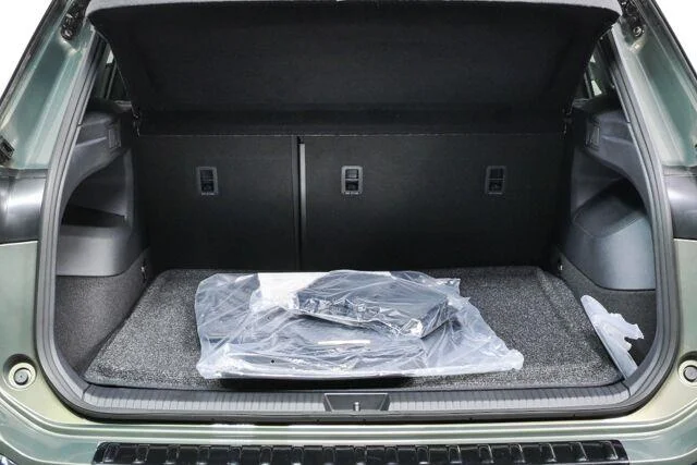 New 2026 Avocado Green w/Deep Black Roof Volkswagen SE R-Line Black image 26