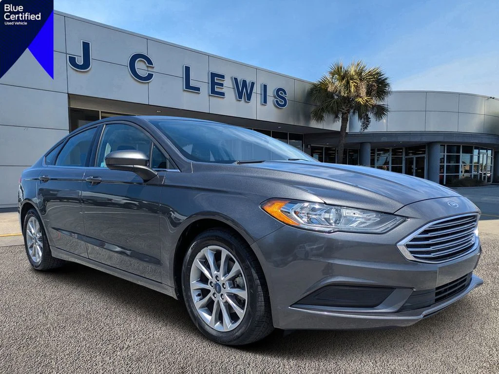 2017 Ford Fusion SE FWD's photo