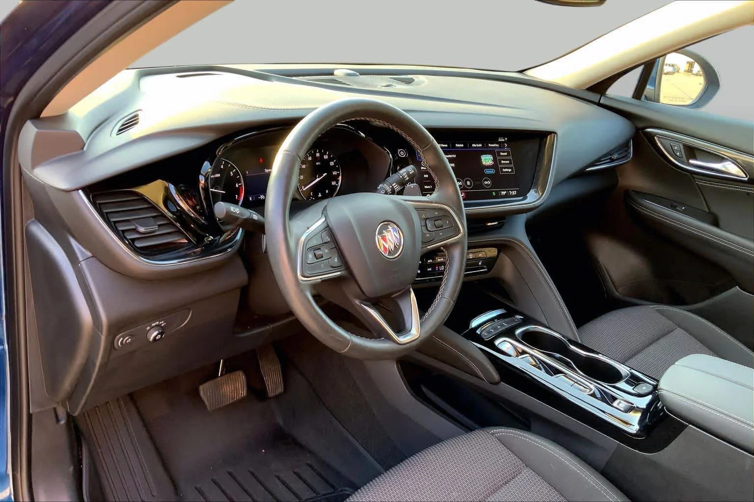 Used 2023 Sapphire Metallic Buick Preferred image 17
