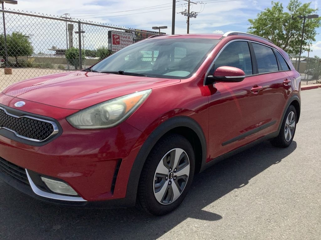 Used 2018 Red Kia EX image 24