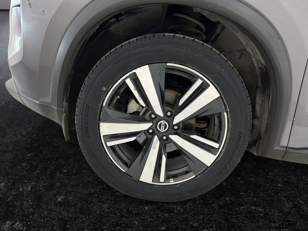 Used 2021 Gray Nissan SL image 27