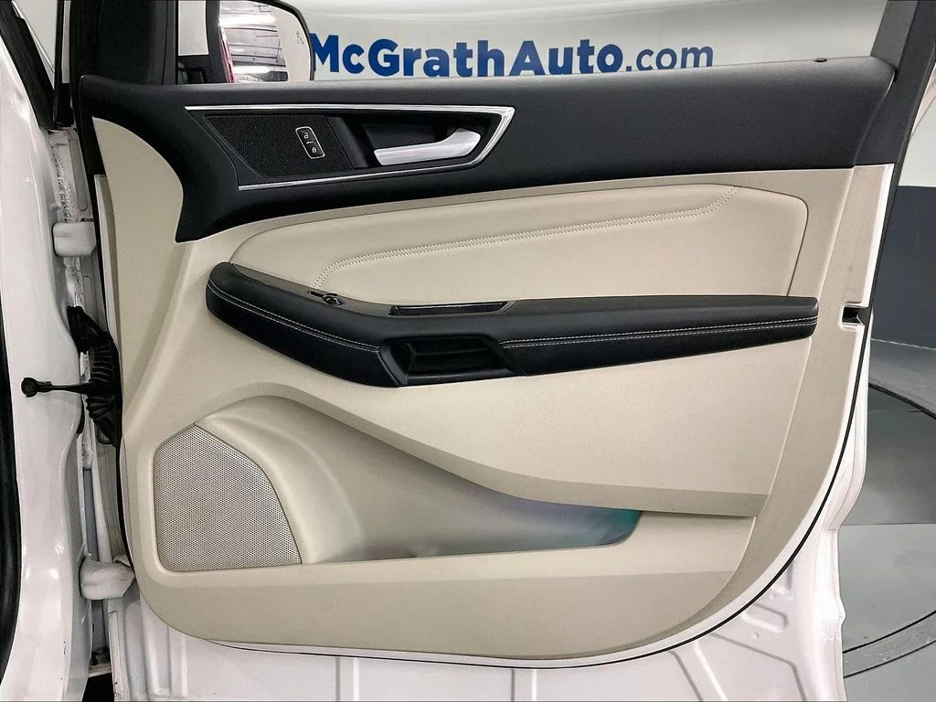 Used 2016 White Ford Titanium image 28