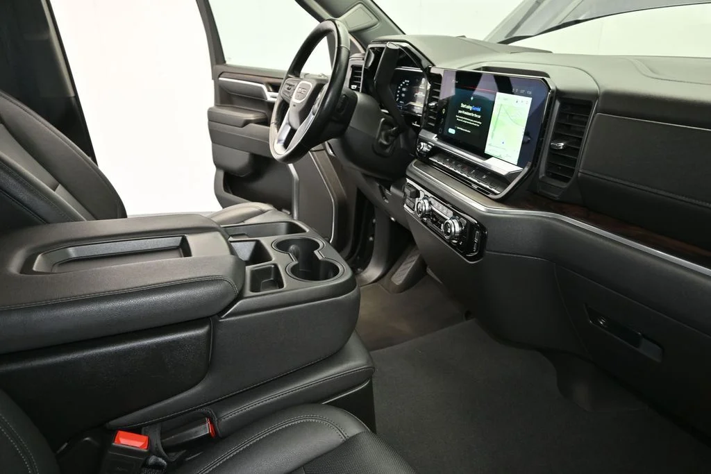 Used 2025 Silver GMC SLT image 11