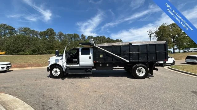 Used 2022  Ford NA image 14