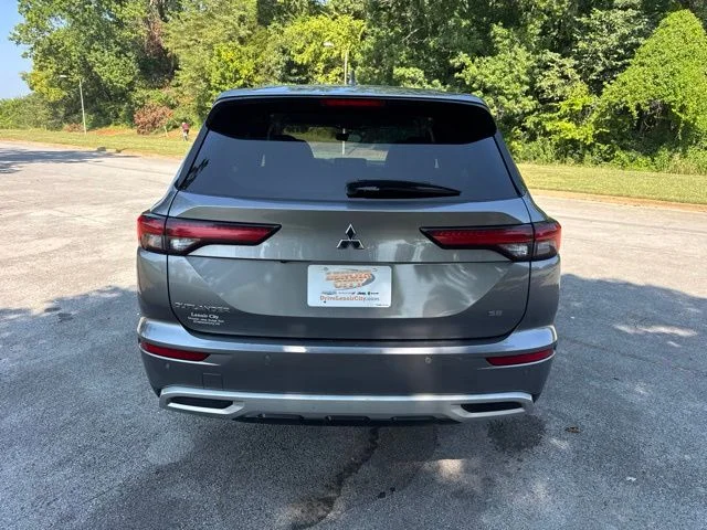Used 2022 Gray Mitsubishi Black Edition image 6