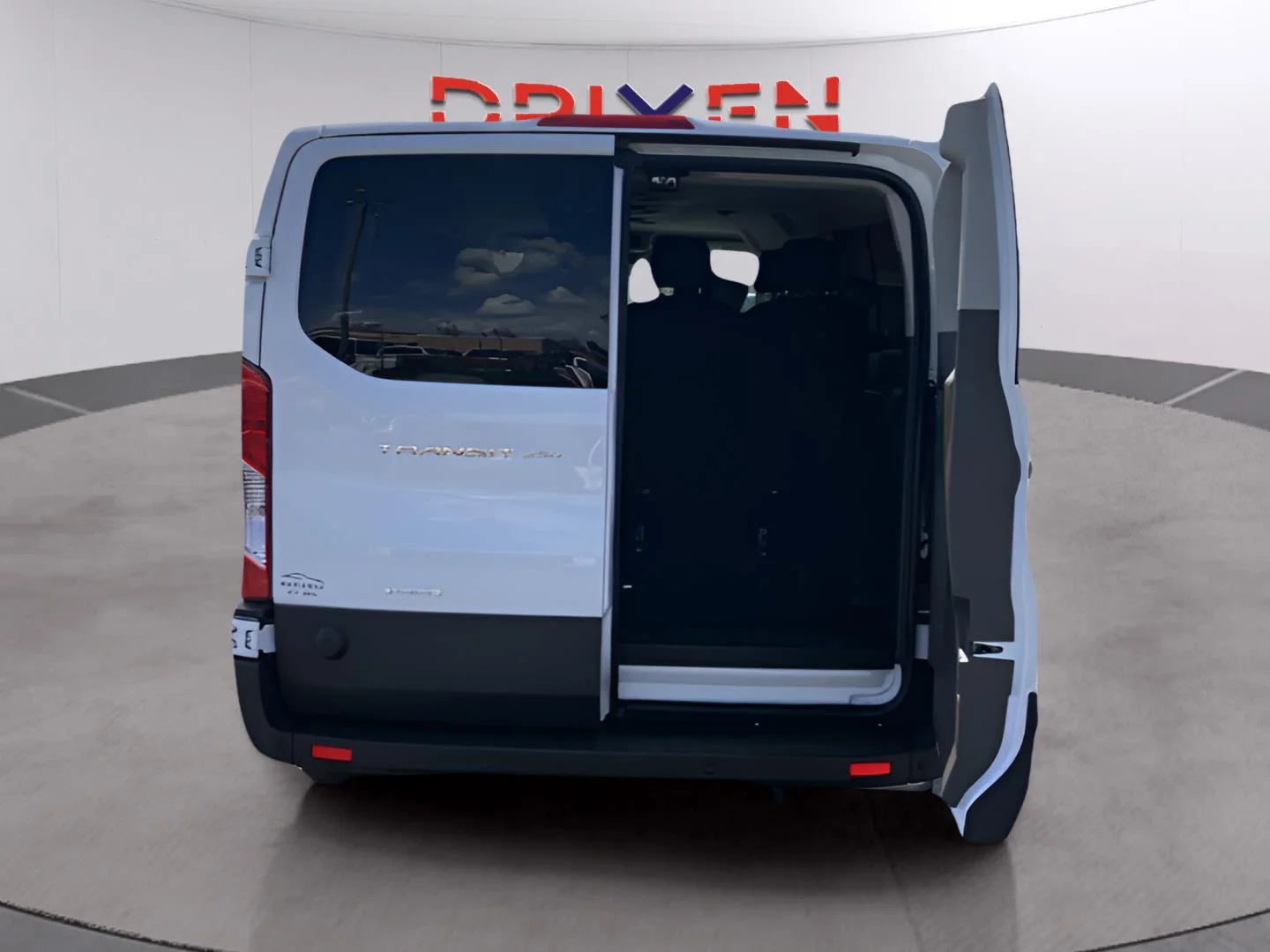Used 2024 Oxford White Ford 350 XLT image 10