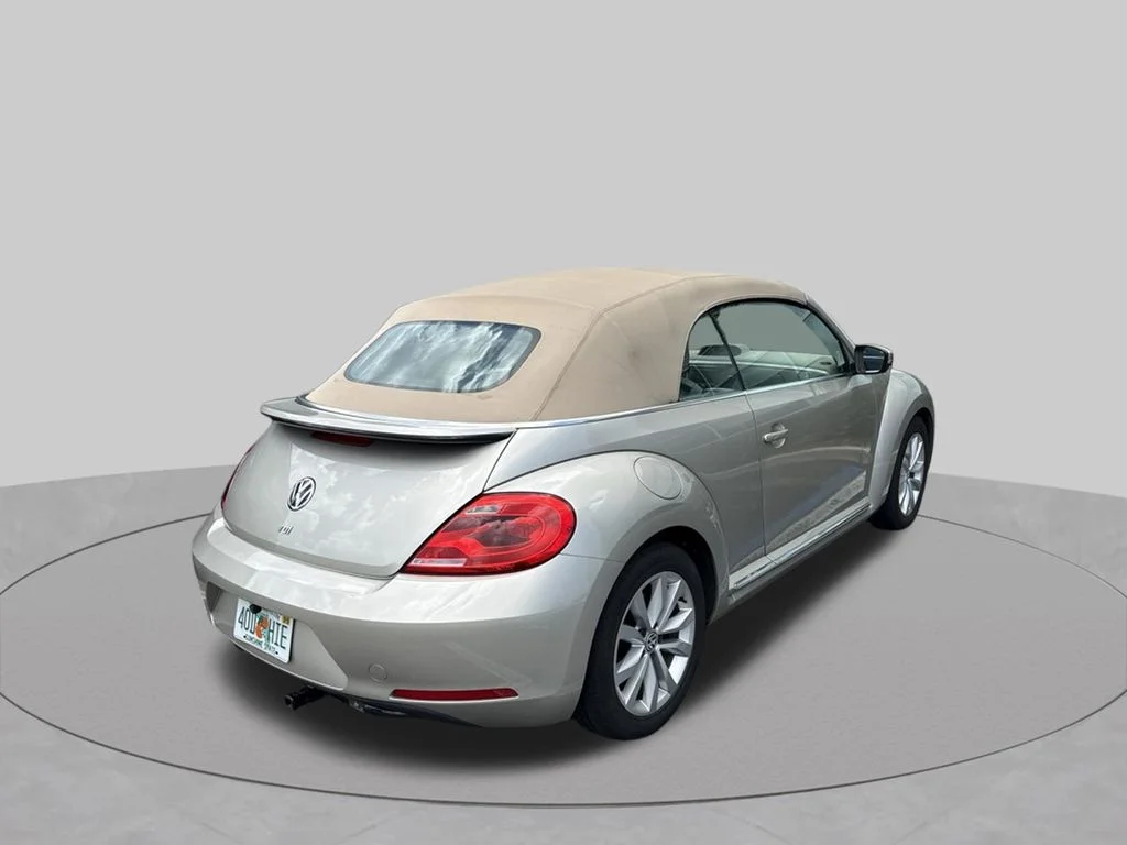 Used 2014 Gold Volkswagen 2.0 TDI image 5