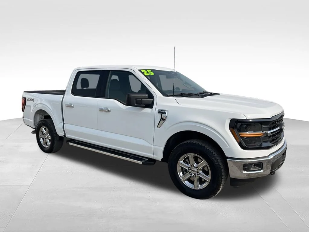 Used 2025 White Ford XLT image 3