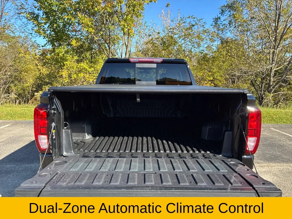 Used 2021 Onyx Black GMC SLE image 17
