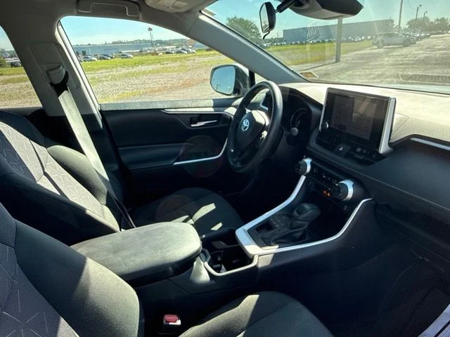 2024 Toyota RAV4 XLE - Photo 33