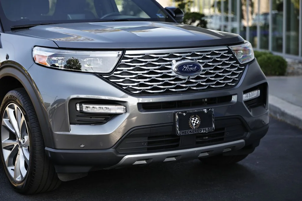 Used 2022 Carbonized Gray Metallic Ford Platinum image 2