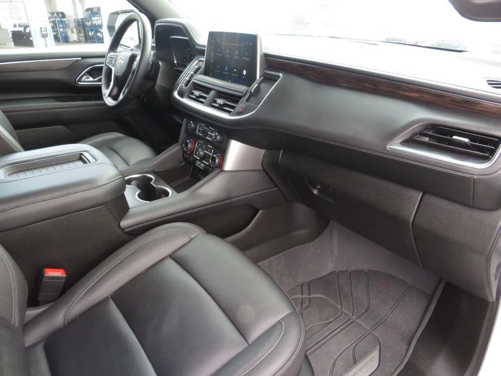 Used 2023 Summit White Chevrolet LT image 17