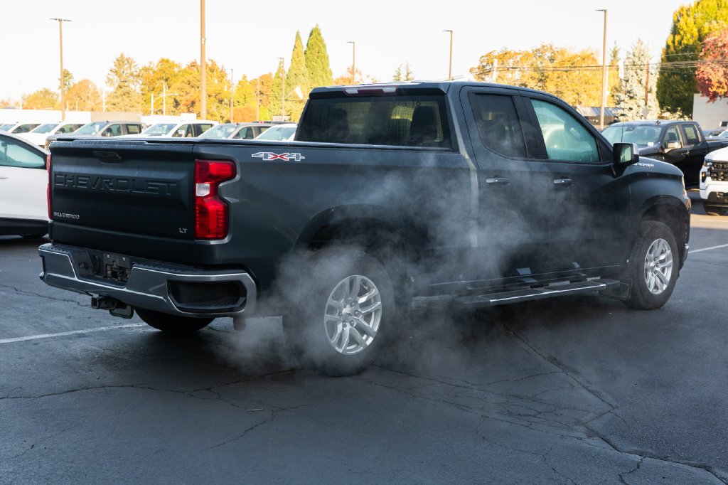 Used 2019 Blue Chevrolet LT image 6