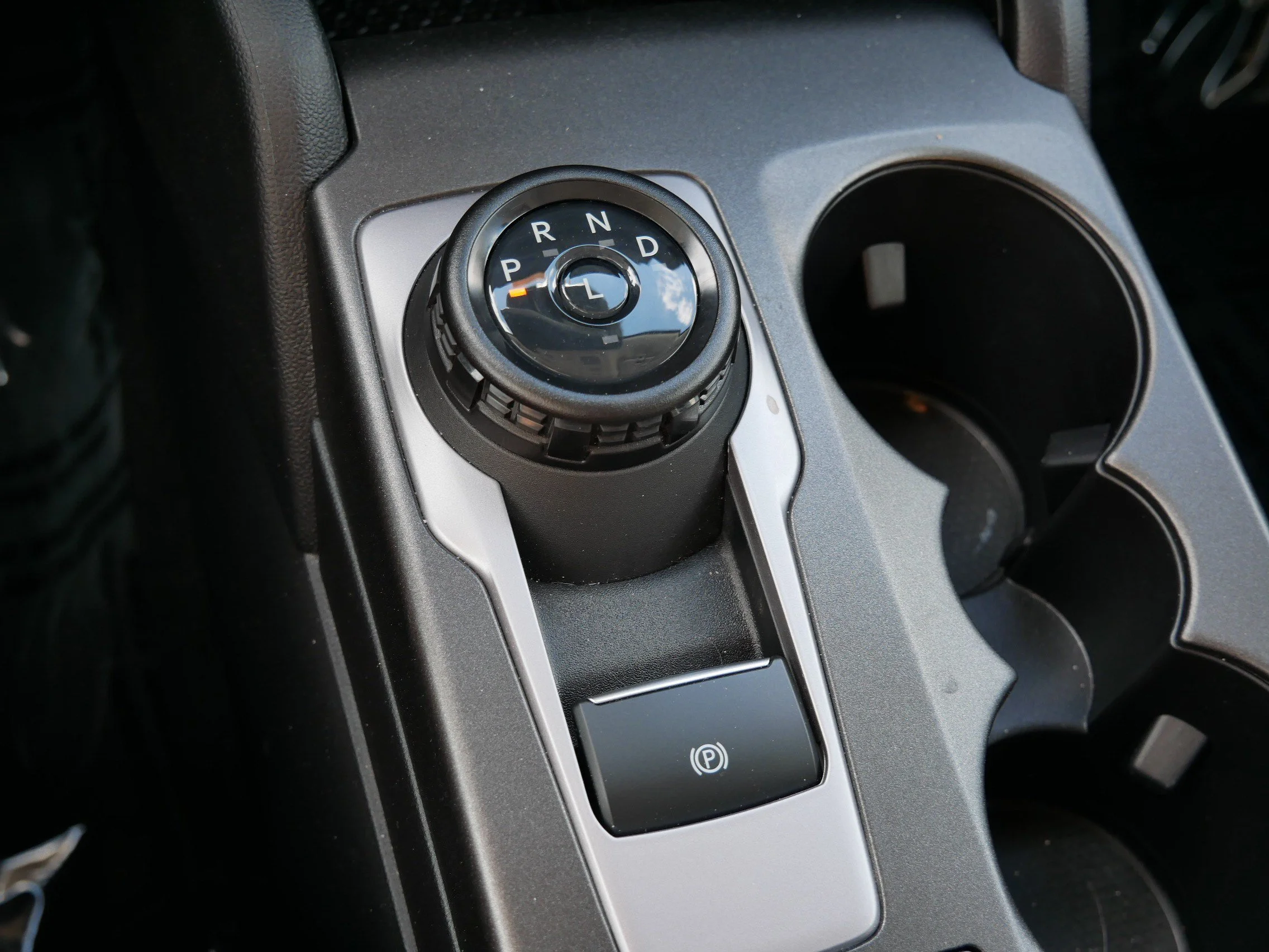 New 2026 Azure Gray Metallic Ford Outer Banks image 24