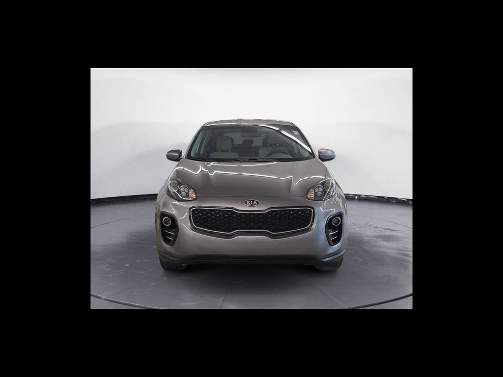 Used 2018 Silver Kia LX image 9