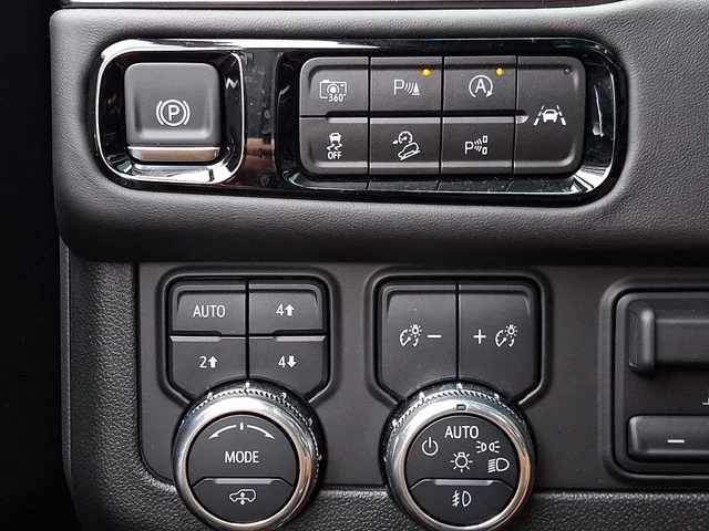 Certified Used 2025 Black GMC AT4 Ultimate image 28