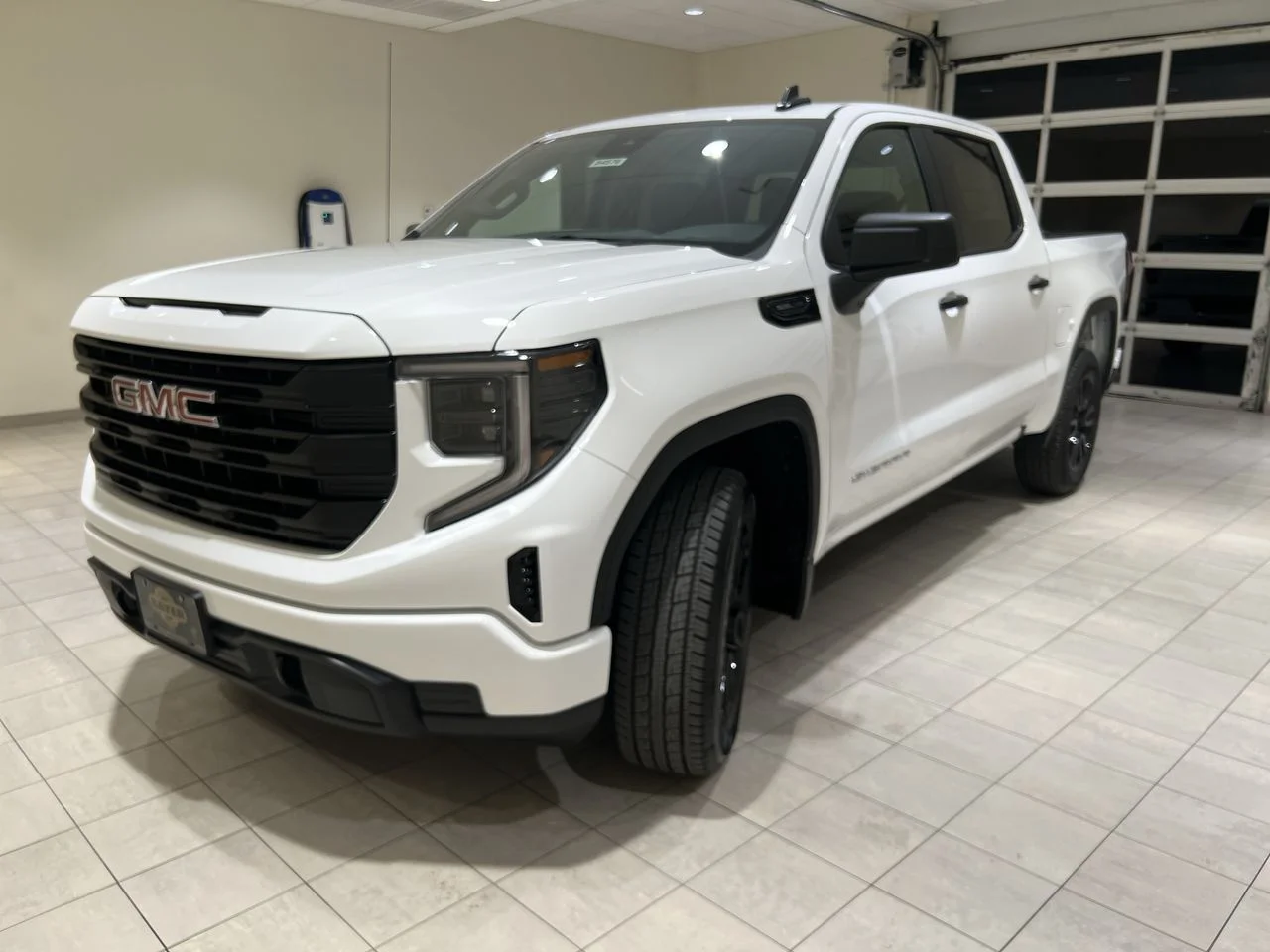 2025 GMC Sierra 1500 Pro - Photo 31