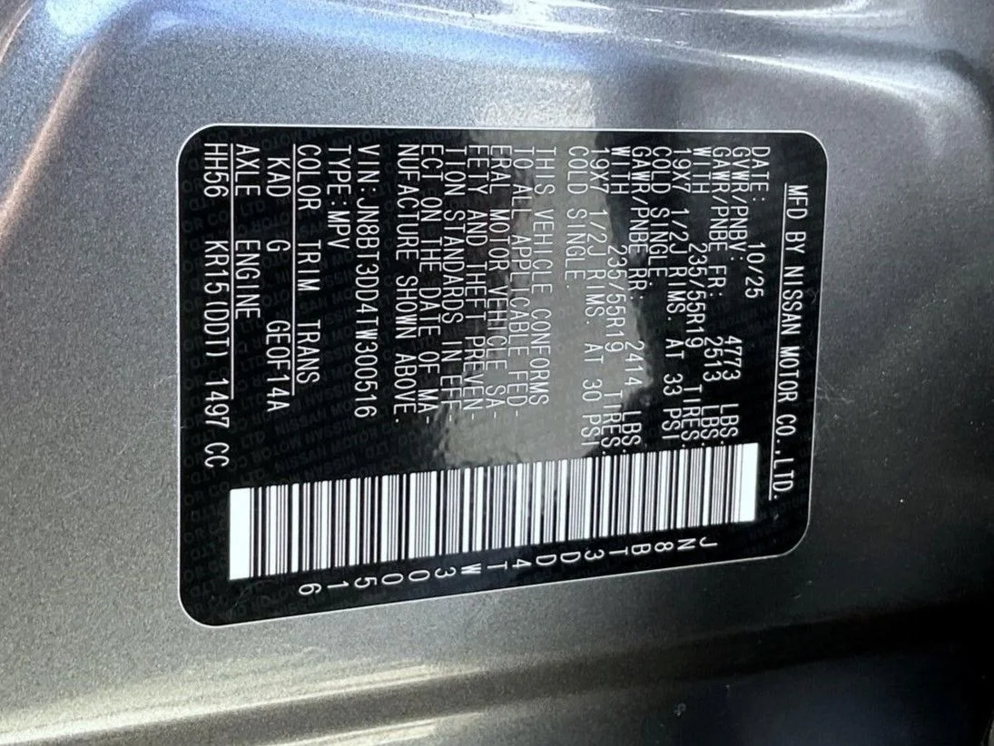 Used 2026 Gray Nissan Platinum image 26