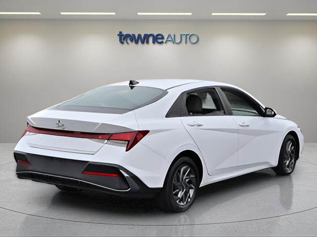 Certified Used 2024 White Hyundai SEL image 5