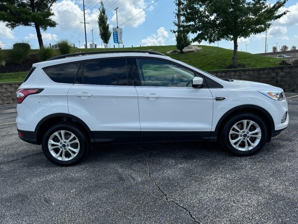 Used 2017 Ford Escape SE with VIN 1FMCU9GD3HUA16191 for sale in St. Peters, MO
