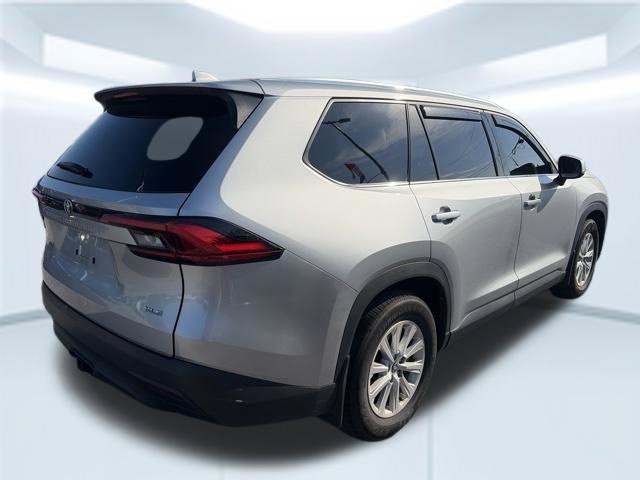 Used 2024 Silver Toyota XLE image 6
