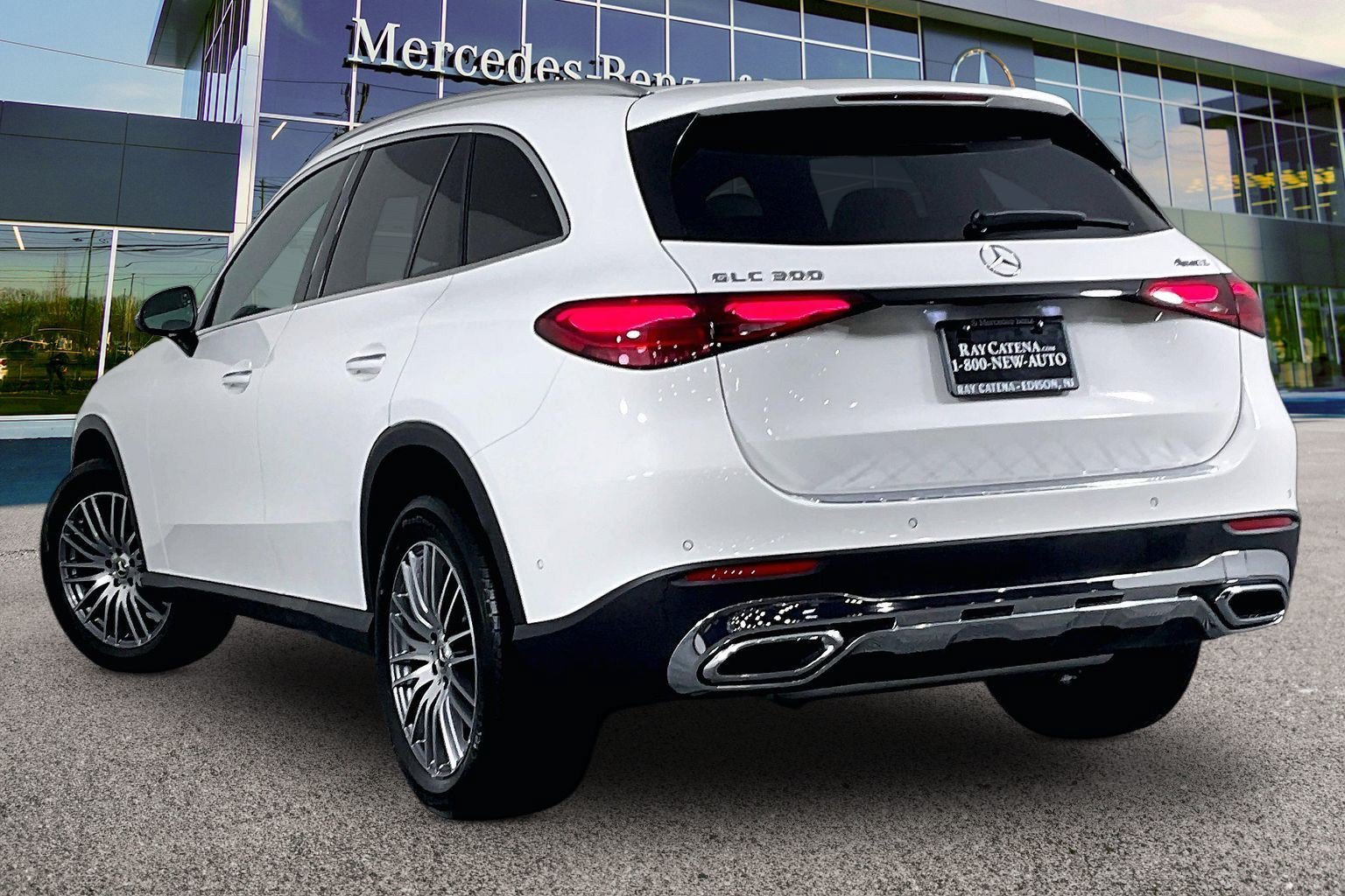 New 2026 Polar White Mercedes-Benz GLC 300 image 16
