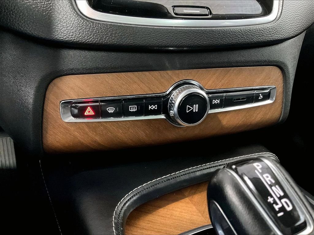Used 2019 Blue Volvo T6 Inscription image 26