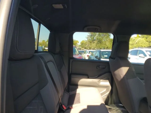 New 2026 Boulder Gray Pearl Nissan Crew Cab SV image 27