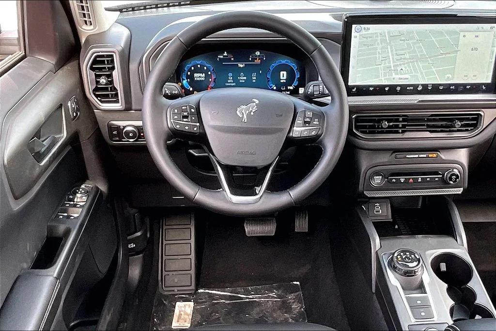 New 2025 Azure Gray Metallic Tri-Coat Ford Outer Banks® image 4
