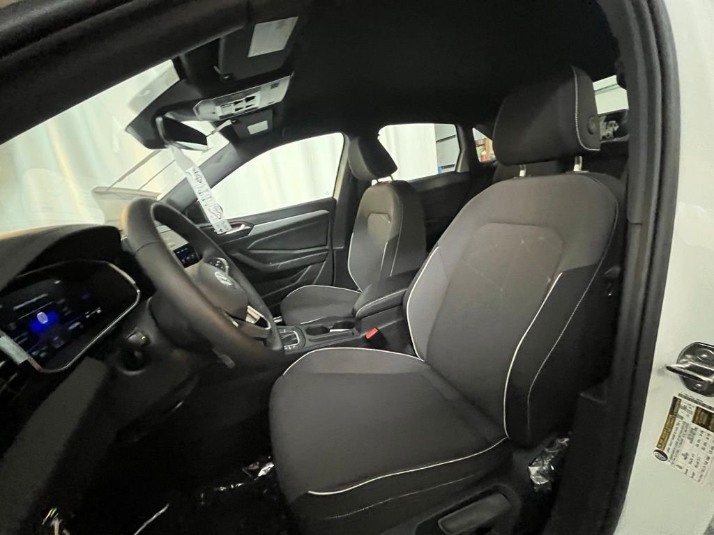 New 2026 White Volkswagen 1.5T Sport image 10