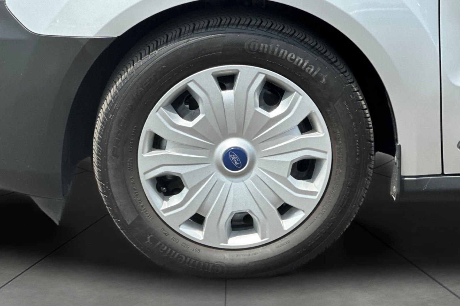 Used 2023 Silver Ford XL image 29