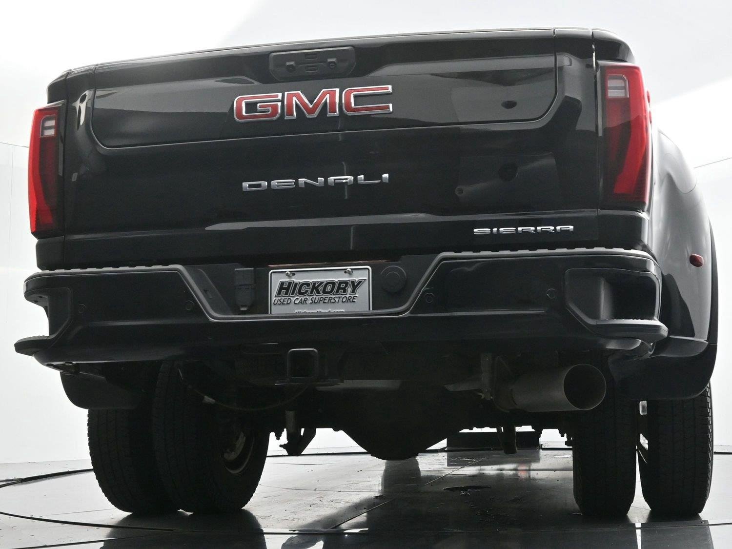 Used 2024 Onyx Black GMC Denali image 48