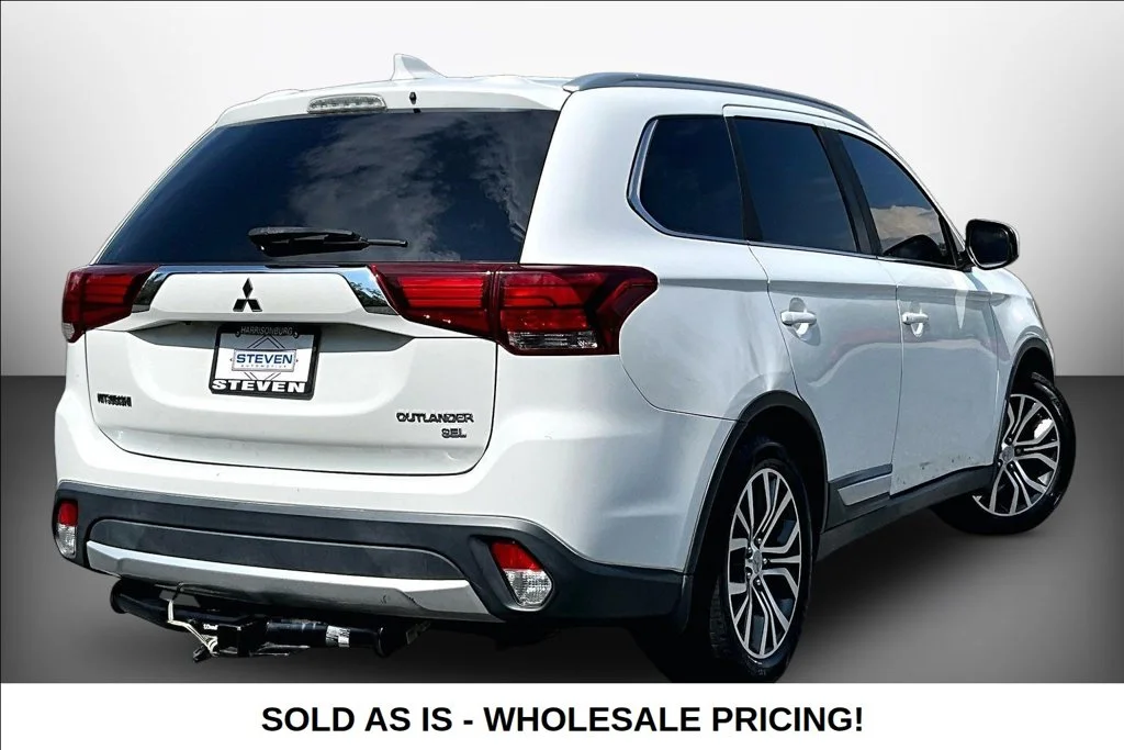 Used 2017  Mitsubishi  image 6
