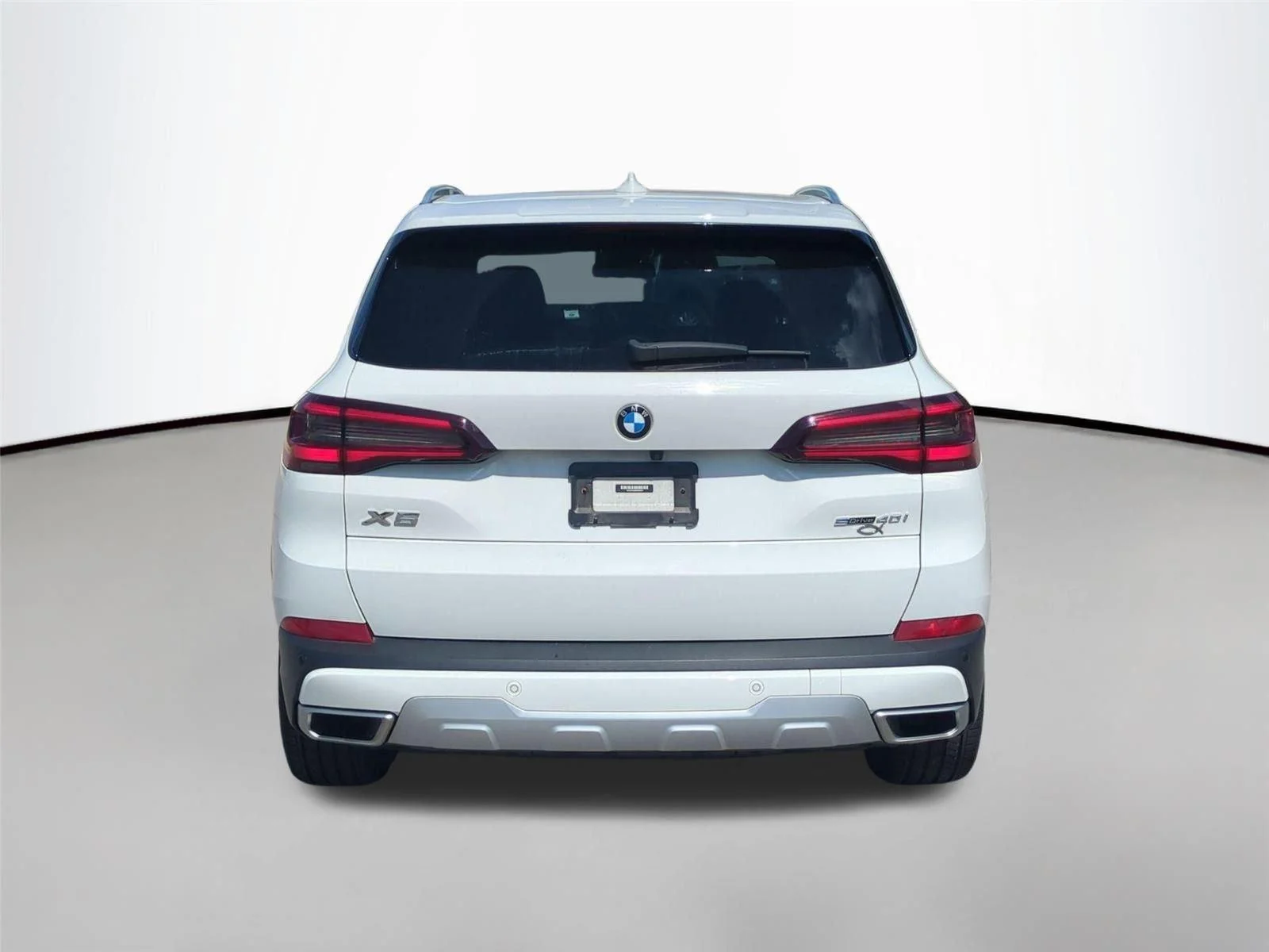 Used 2022 Alpine White BMW sDrive40i image 4