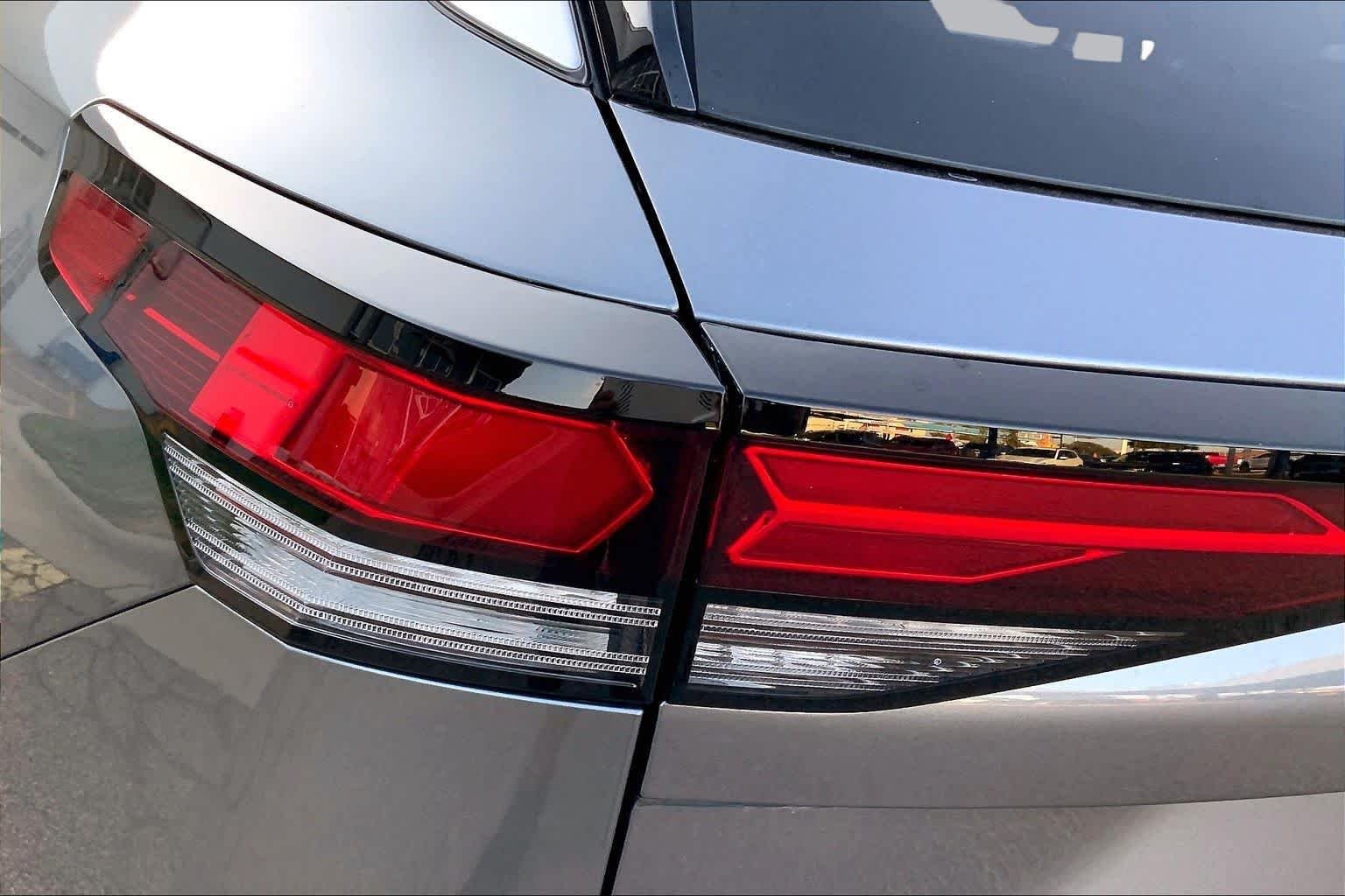 New 2026 Platinum Gray M Volkswagen SE image 14