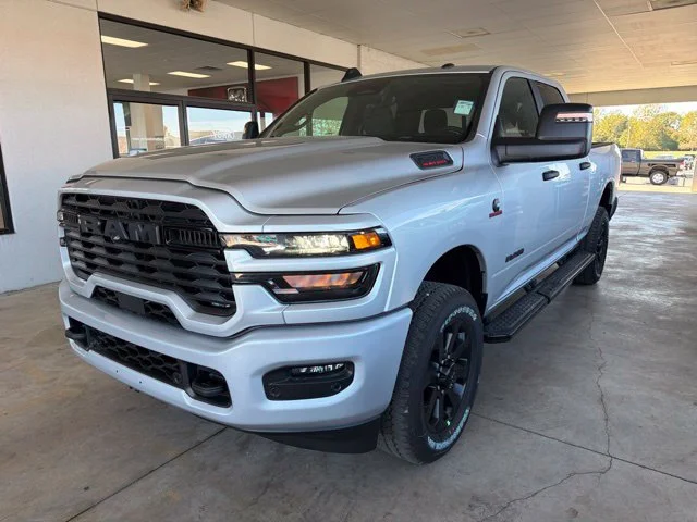 New 2027 Silver-Zynith Exterior Paint RAM Big Horn image 2